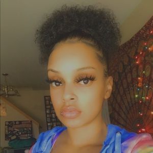 Meet your Posher, Monae